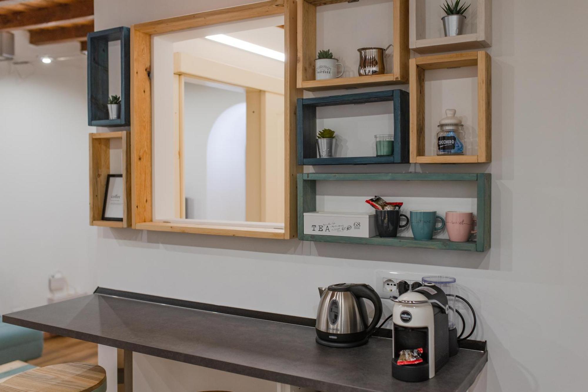The Happyhouse, No Lift By Happyhostorino Apartment Bagian luar foto
